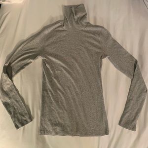 Everlane Turtleneck- Heather Grey
